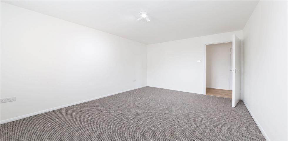 			1 Bedroom, 1 bath, 1 reception Flat			 Harrow Road, KENSAL GREEN